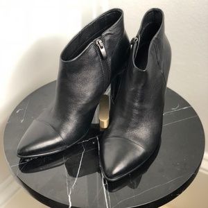 ECCO black pointed toe heeled angle boots sz 38